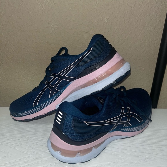 ASICS Gel Kayano 28 - Picture 3 of 8